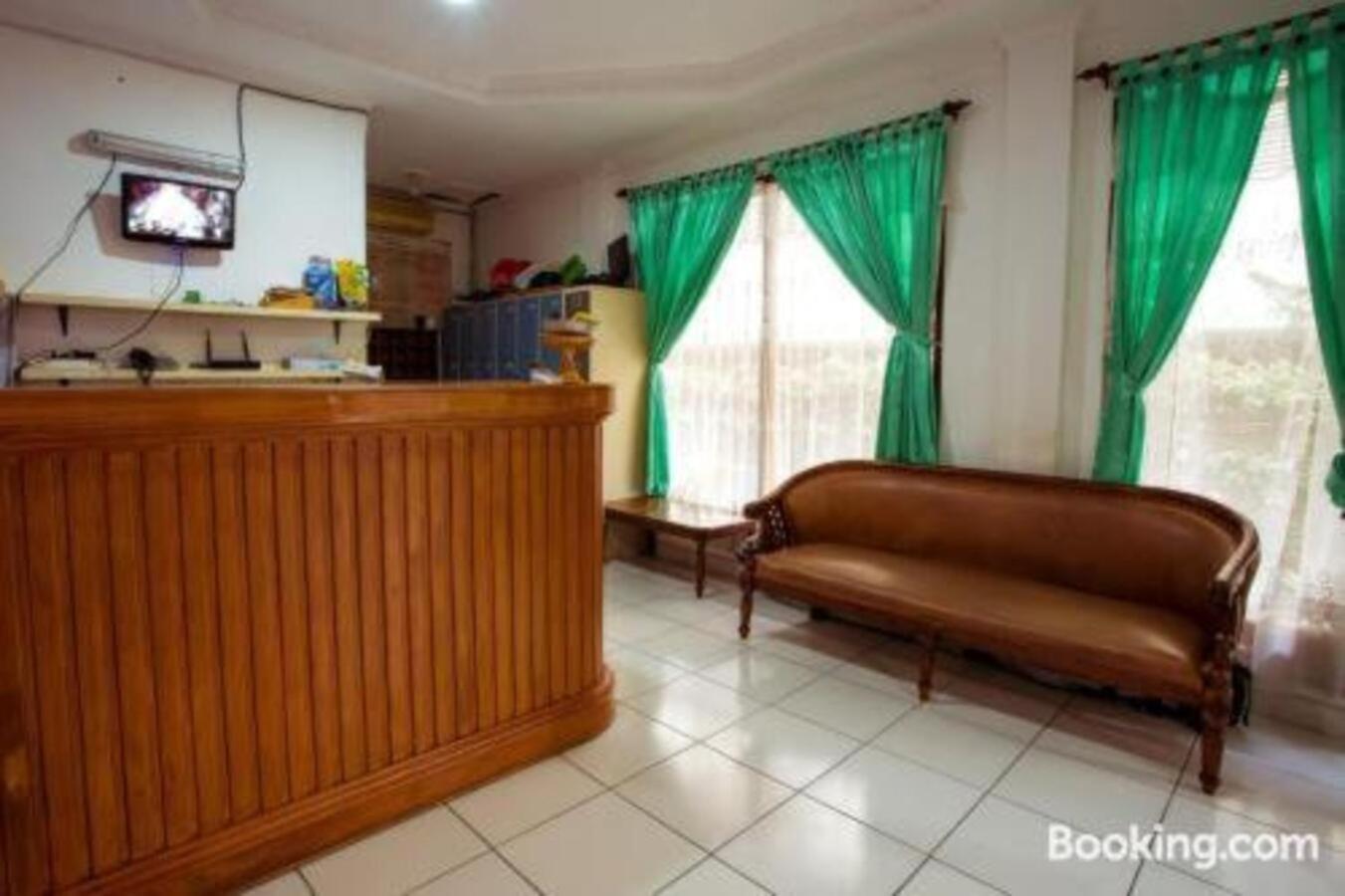 Segara Sadhu Inn Kuta By Ecommerceloka Exterior foto